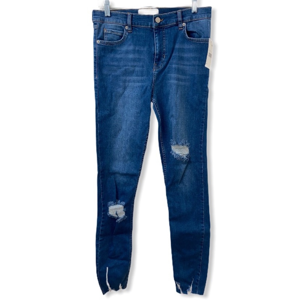FREE PEOPLE, NEW, Shark Bite Blue Jeans Capris - Picture 3 of 6